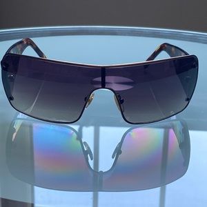 Versace sunglasses. Tortoise-shell design.